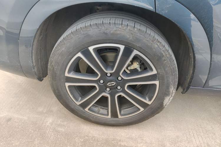 Used Hima AITO M7 2024 1.5T Intelligent Drive 4WD Ultra Version 5 Seats Right Rear Wheel Hub