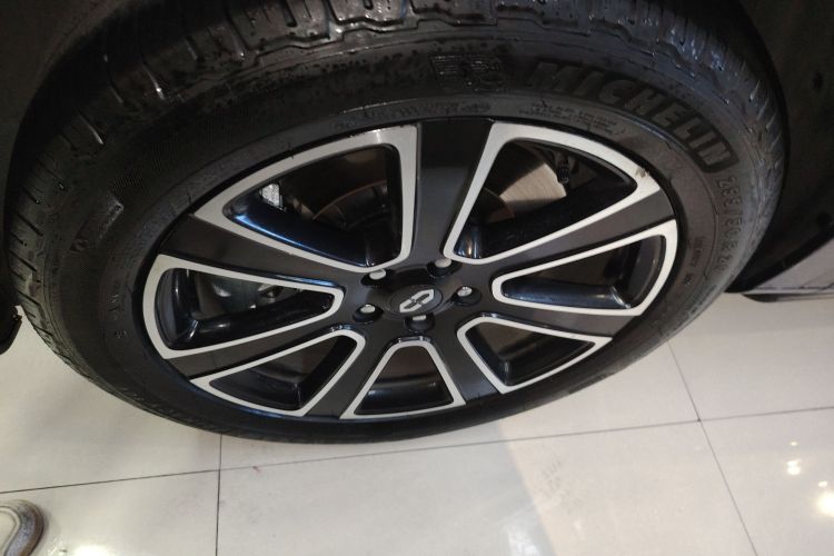 Used Hima AITO M7 2024 1.5T Intelligent Drive 4WD Ultra Version 5 Seats Right Rear Wheel Hub