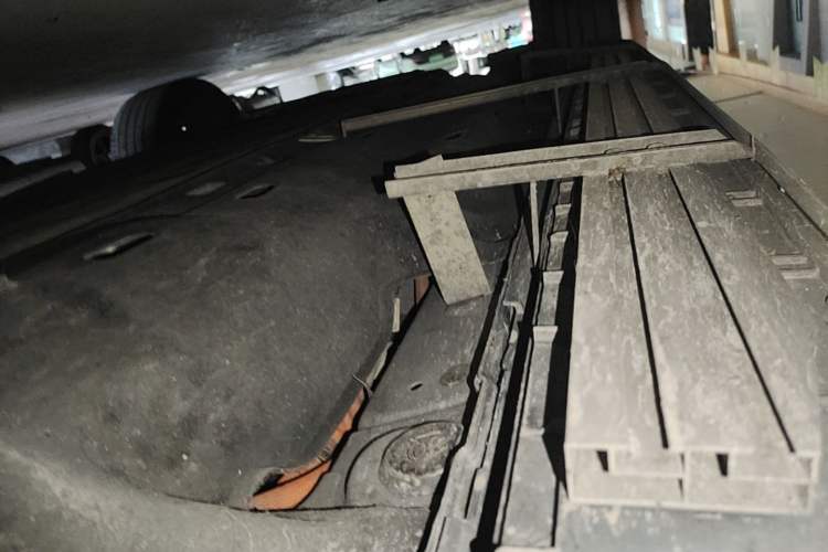 Used Hima AITO M7 2024 1.5T Rear-Drive Plus Version 5 Seats Right Side Sill