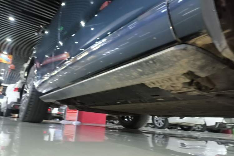 Used Hima AITO M7 2024 1.5T Intelligent Drive 4WD Ultra Version 5 Seats Right Side Sill