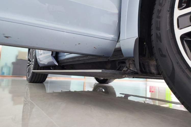 Used Hima AITO M7 2024 1.5T Intelligent Driving 4WD Max Edition 5 Seats Right Side Sill