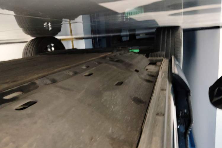 Used Hima AITO M7 2024 1.5T Intelligent Driving 4WD Ultra Version 6 Seats Right Side Sill