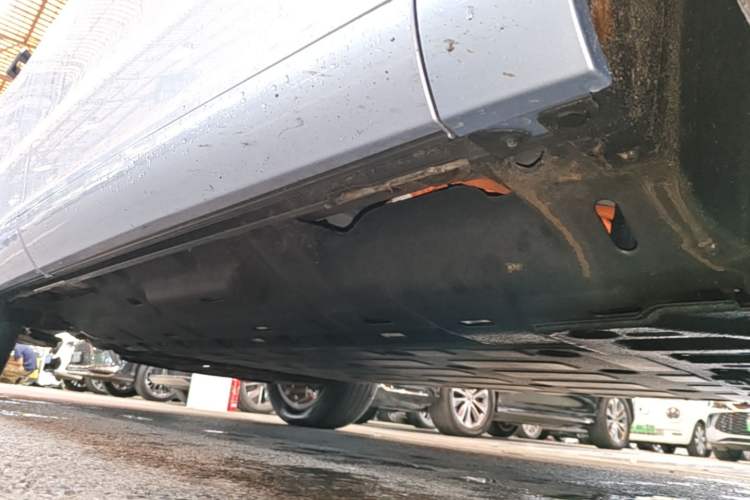 Used Hima AITO M7 2024 1.5T Rear-Drive Plus Version 5 Seats Right Side Sill