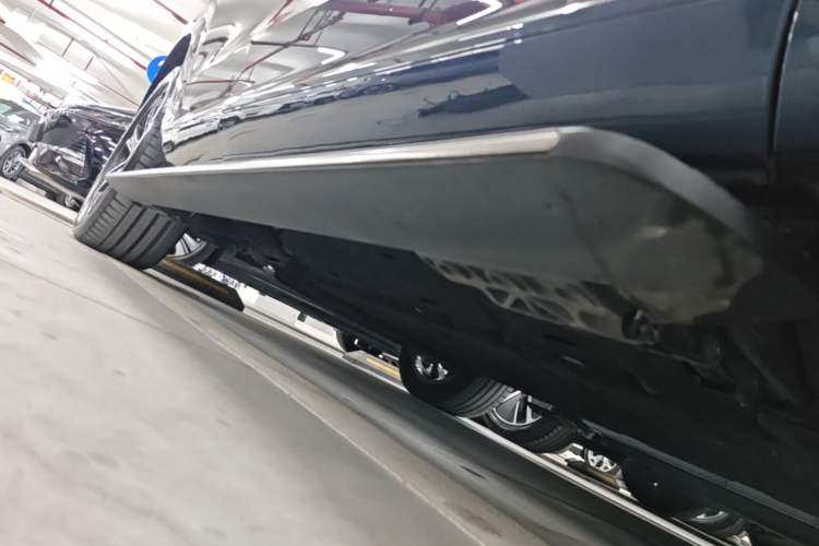Used Hima AITO M7 2024 1.5T Intelligent Driving Rear-Drive Pro Version 5 Seats Right Side Sill