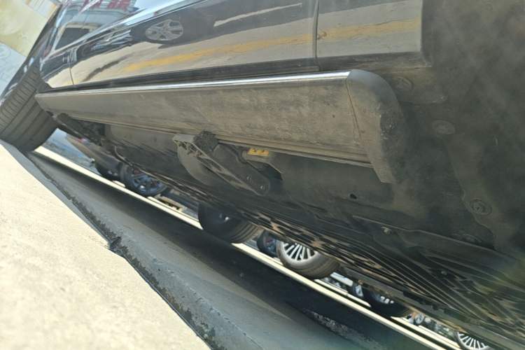 Used Hima AITO M7 2024 1.5T Intelligent Drive Rear-Drive Ultra Version 5 Seats Right Side Sill