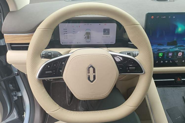 Used Hima AITO M7 2024 1.5T Intelligent Driving 4WD Max Edition 5 Seats Steering Wheel