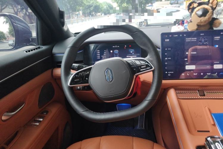 Used Hima AITO M7 2024 1.5T Intelligent Driving 4WD Ultra Version 6 Seats Steering Wheel