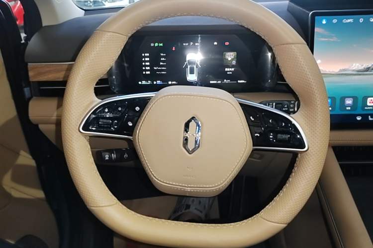 Used Hima AITO M7 2024 1.5T Intelligent Driving Rear-Drive Max Edition 5 Seats Steering Wheel