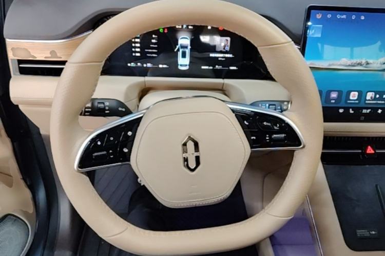 Used Hima AITO M7 2024 1.5T Intelligent Driving 4WD Max Edition 5 Seats Steering Wheel