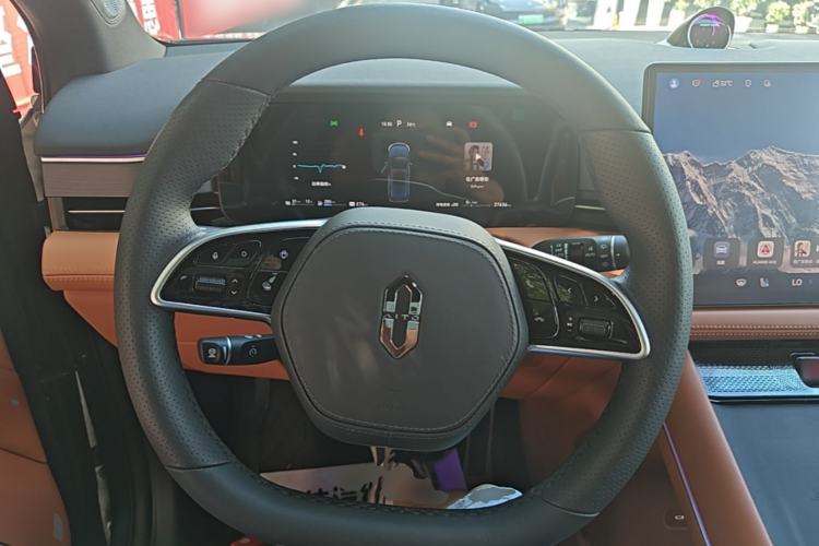 Used Hima AITO M7 2024 1.5T Intelligent Drive 4WD Ultra Version 5 Seats Steering Wheel
