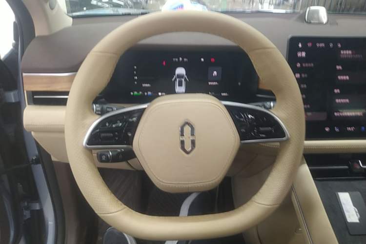 Used Hima AITO M7 2024 1.5T Intelligent Driving Rear-Drive Max Edition 5 Seats Steering Wheel