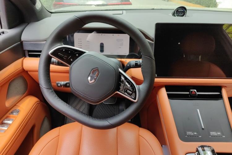 Used Hima AITO M7 2024 1.5T Intelligent Drive Rear-Drive Ultra Version 5 Seats Steering Wheel