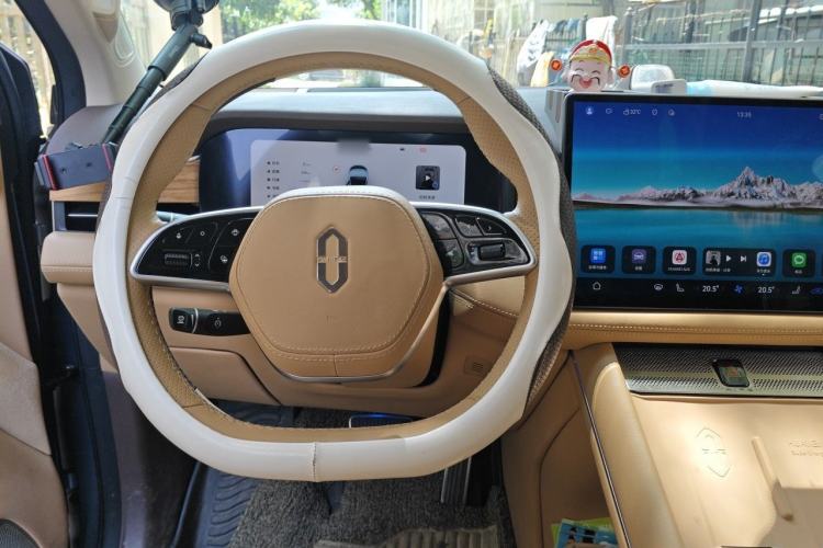Used Hima AITO M7 2024 1.5T Intelligent Driving Rear-Drive Max Edition 6 Seats Steering Wheel