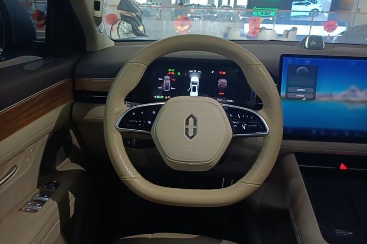 Used Hima AITO M7 2024 1.5T Intelligent Drive Rear-Drive Ultra Version 5 Seats Steering Wheel