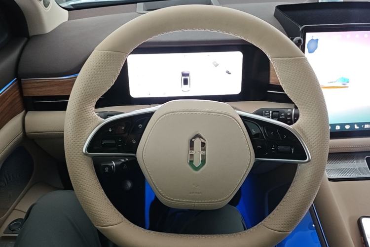 Used Hima AITO M7 2024 1.5T Intelligent Driving 4WD Max Edition 5 Seats Steering Wheel
