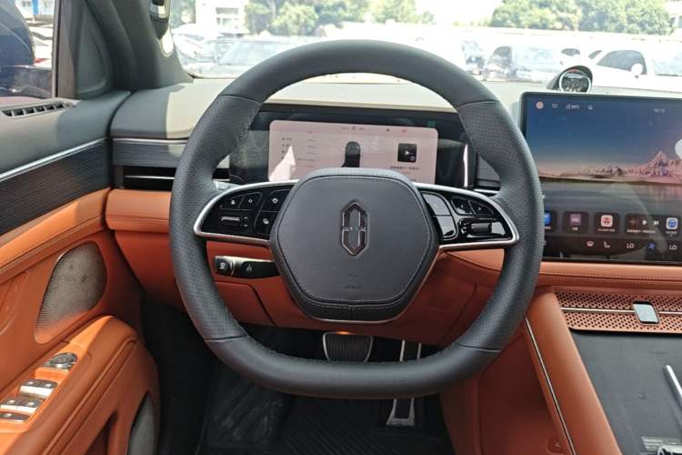 Used Hima AITO M7 2024 1.5T Intelligent Drive Rear-Drive Ultra Version 5 Seats Steering Wheel