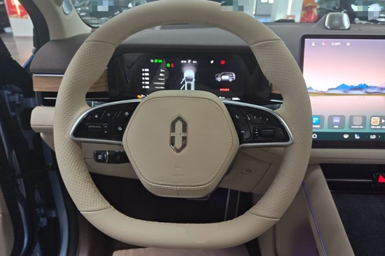 Used Hima AITO M7 2024 1.5T Intelligent Driving 4WD Max Edition 5 Seats Steering Wheel