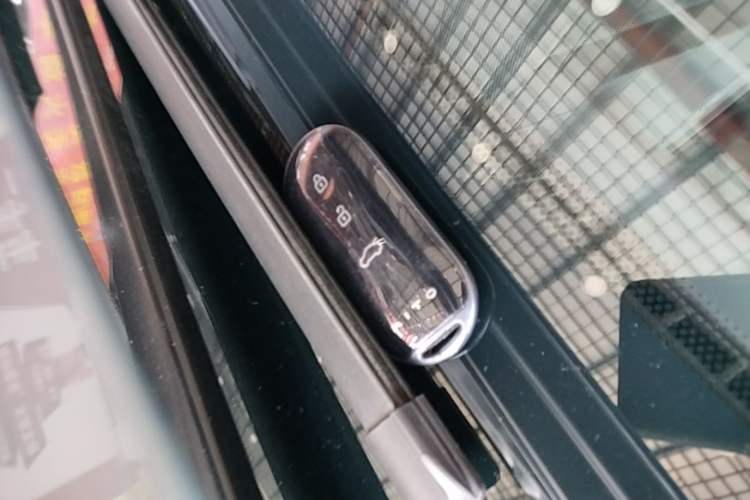 Used Hima AITO M7 2024 1.5T Rear-Drive Plus Version 5 Seats Vehicle Key