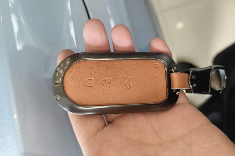 Used Hima AITO M7 2024 1.5T Intelligent Driving Rear-Drive Ultra Version 6 Seats Vehicle Key