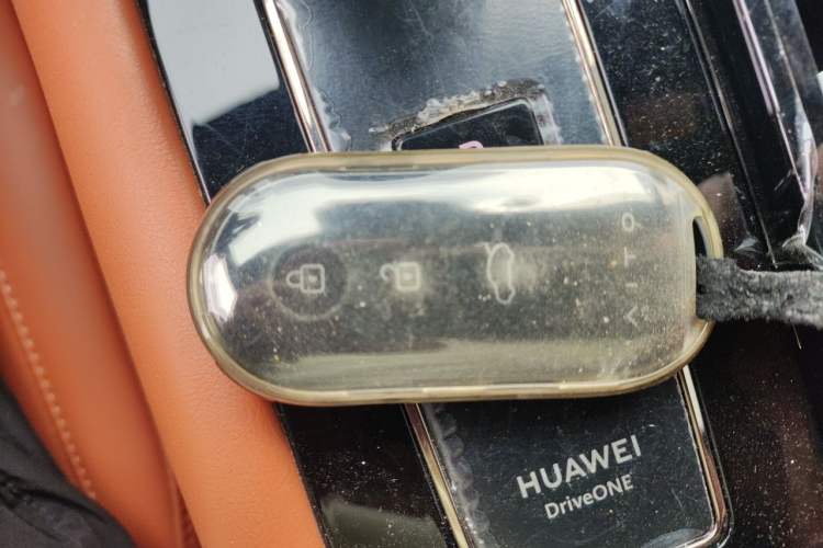 Used Hima AITO M7 2024 1.5T Intelligent Drive 4WD Ultra Version 5 Seats Vehicle Key