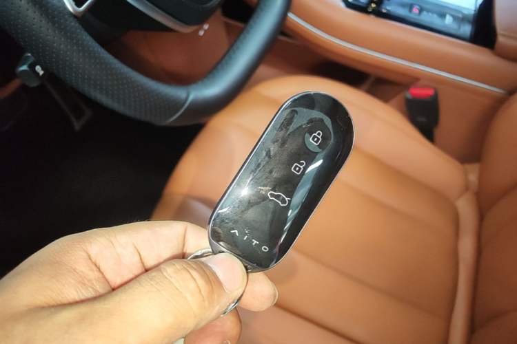 Used Hima AITO M7 2024 1.5T Intelligent Drive Rear-Drive Ultra Version 5 Seats Vehicle Key