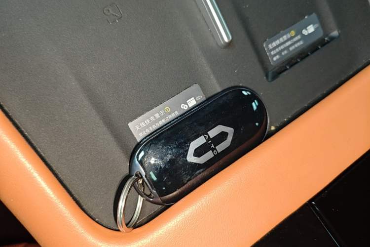Used Hima AITO M7 2024 1.5T Intelligent Driving 4WD Ultra Version 6 Seats Vehicle Key