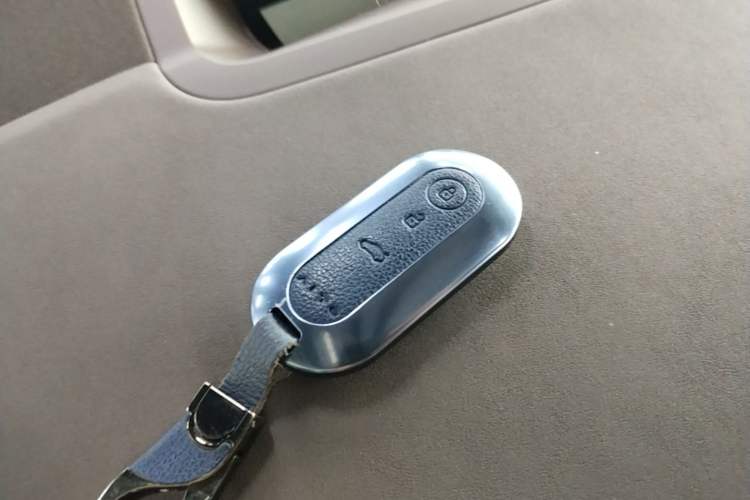 Used Hima AITO M7 2024 1.5T Rear-Drive Plus Version 5 Seats Vehicle Key