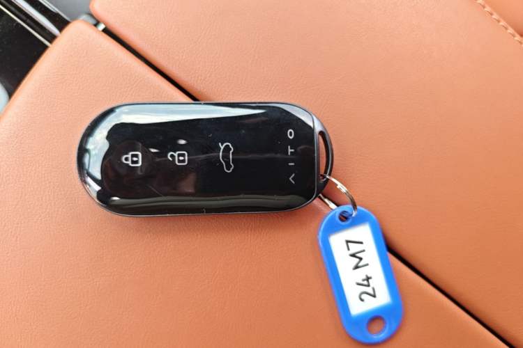 Used Hima AITO M7 2024 1.5T Intelligent Drive Rear-Drive Ultra Version 5 Seats Vehicle Key