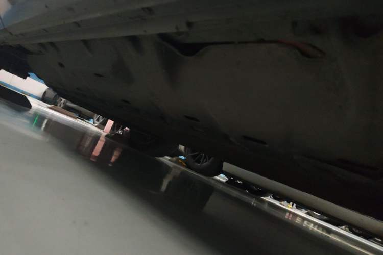 Used Hima AITO M7 2024 1.5T Rear-Drive Plus Version 5 Seats Chassis Front Right