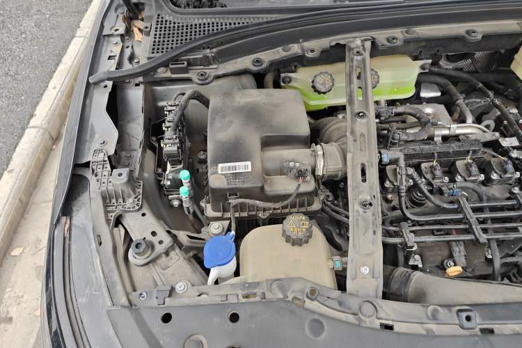 Used Hima AITO M7 2024 1.5T Rear-Drive Plus Version 5 Seats Engine Bay Right