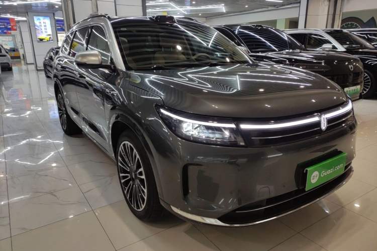 Used Hima AITO M7 2024 1.5T Intelligent Drive 4WD Ultra Version 5 Seats Front Right 45 Deg