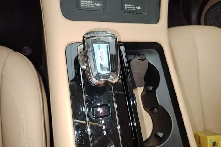Used Hima AITO M7 2024 1.5T Intelligent Driving 4WD Pro Edition 6 Seats Ternary Lithium Battery Gear Lever