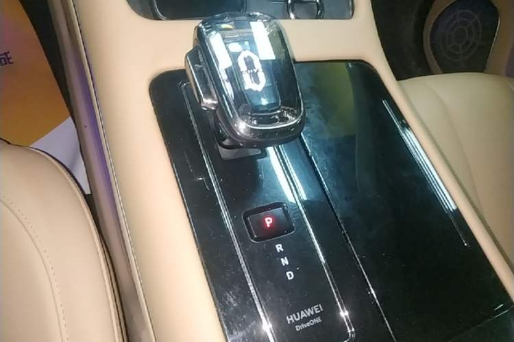 Used Hima AITO M7 2024 1.5T Intelligent Driving Rear-Drive Max Edition 5 Seats Gear Lever