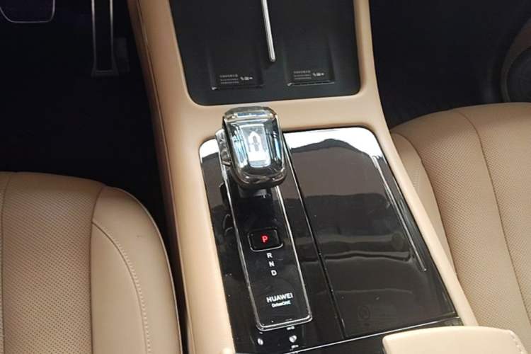 Used Hima AITO M7 2024 1.5T Intelligent Driving Rear-Drive Ultra Version 6 Seats Gear Lever