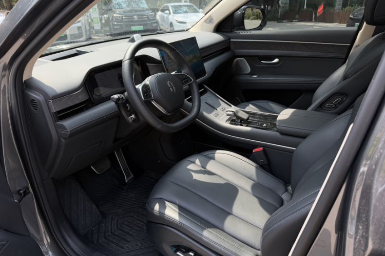 Used Hima AITO M7 2024 1.5T Rear-Drive Plus Version 5 Seats Interior 2