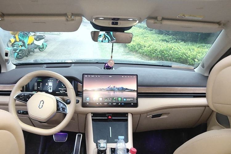 Used Hima AITO M7 2024 1.5T Intelligent Driving Rear-Drive Pro Version 5 Seats Ternary Lithium Battery Interior 2
