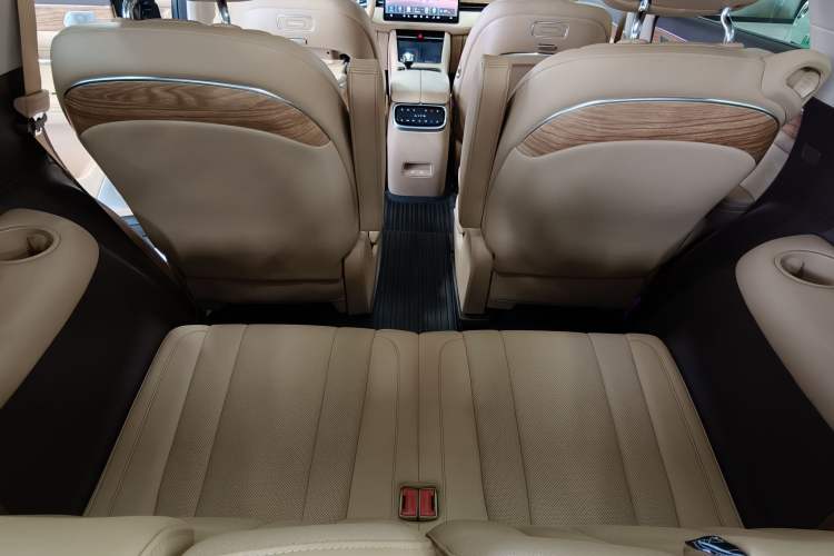 Used Hima AITO M7 2024 1.5T Intelligent Drive 4x4 Max Edition 6 Seats Interior 4