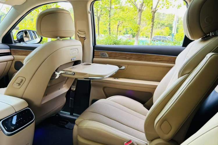 Used Hima AITO M7 2024 1.5T Intelligent Driving 4WD Pro Edition 6 Seats Ternary Lithium Battery Interior 5