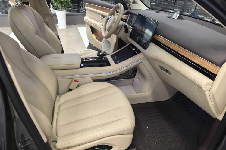 Used Hima AITO M7 2024 1.5T Rear-Drive Plus Version 5 Seats Interior 5