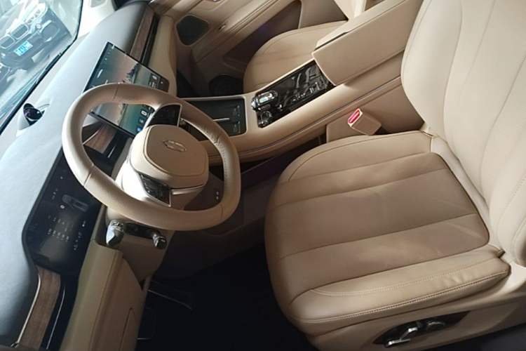 Used Hima AITO M7 2024 1.5T Intelligent Driving Rear-Drive Ultra Version 6 Seats Left Front Seat