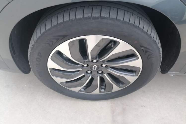 Used Hima AITO M7 2024 1.5T Rear-Drive Plus Version 6 Seats Left Front Wheel Hub