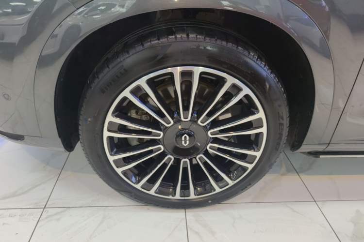 Used Hima AITO M7 2024 1.5T Four-Wheel Drive Plus Version 5 Seats Left Front Wheel Hub