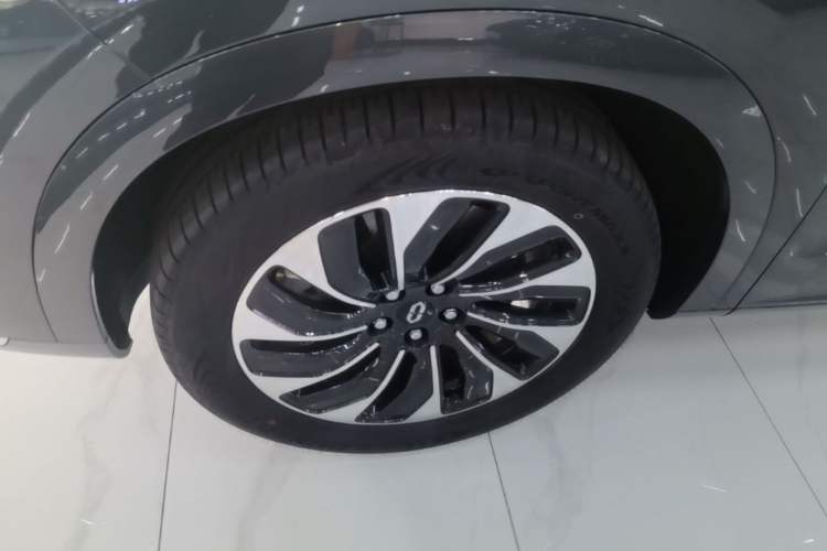 Used Hima AITO M7 2024 1.5T Intelligent Driving 4WD Max Edition 5 Seats Left Front Wheel Hub