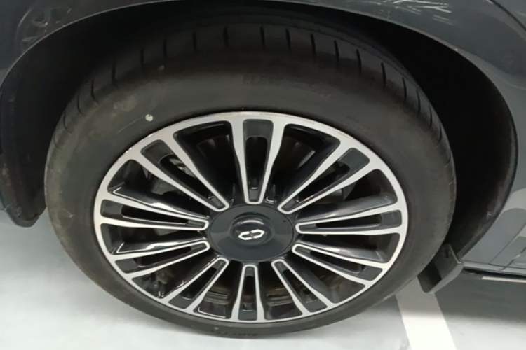 Used Hima AITO M7 2024 1.5T Rear-Drive Plus Version 5 Seats Left Front Wheel Hub