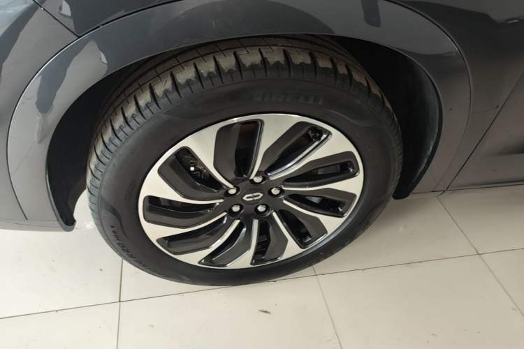 Used Hima AITO M7 2024 1.5T Intelligent Driving Rear-Drive Max Edition 5 Seats Left Front Wheel Hub