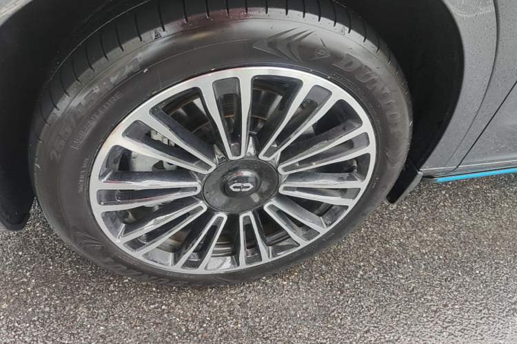 Used Hima AITO M7 2024 1.5T Intelligent Drive 4WD Ultra Version 5 Seats Left Front Wheel Hub