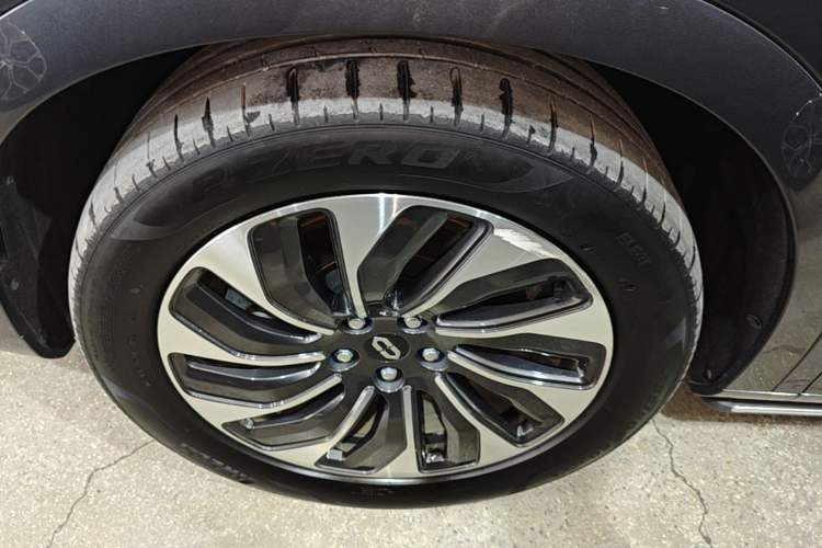 Used Hima AITO M7 2024 1.5T Intelligent Driving Rear-Drive Max Edition 5 Seats Left Front Wheel Hub