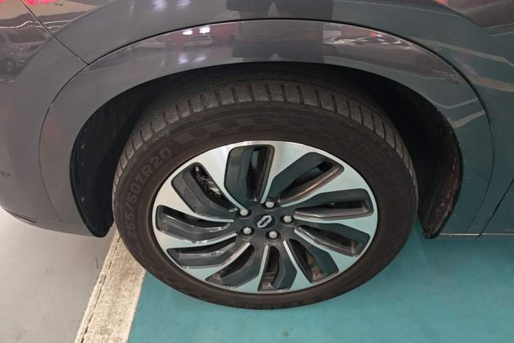 Used Hima AITO M7 2024 1.5T Rear-Drive Plus Version 5 Seats Left Front Wheel Hub