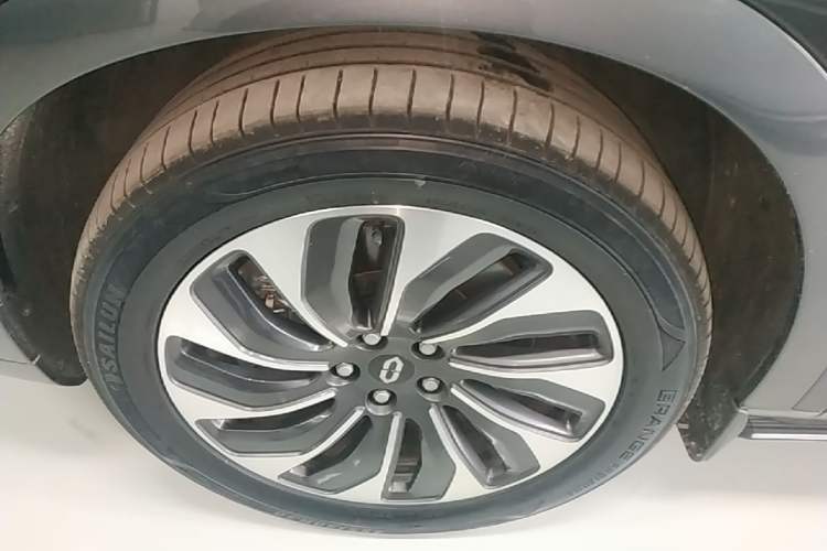 Used Hima AITO M7 2024 1.5T Intelligent Driving Rear-Drive Max Edition 5 Seats Left Front Wheel Hub