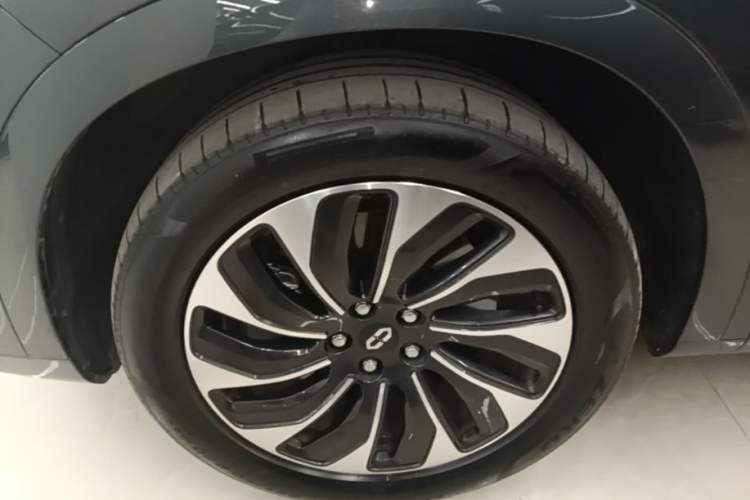 Used Hima AITO M7 2024 1.5T Intelligent Driving Rear-Drive Max Edition 5 Seats Left Front Wheel Hub